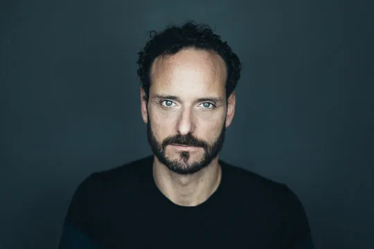 编辑团队头像占位图